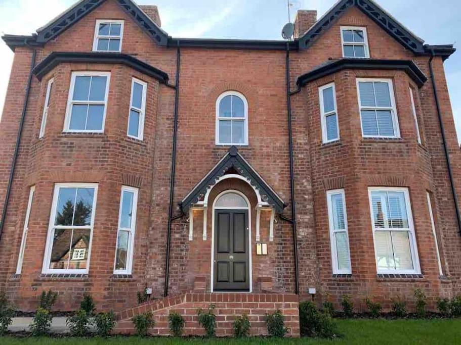 Boutique Luxury Apartment, High St, Henley-In-Arden Buitenkant foto